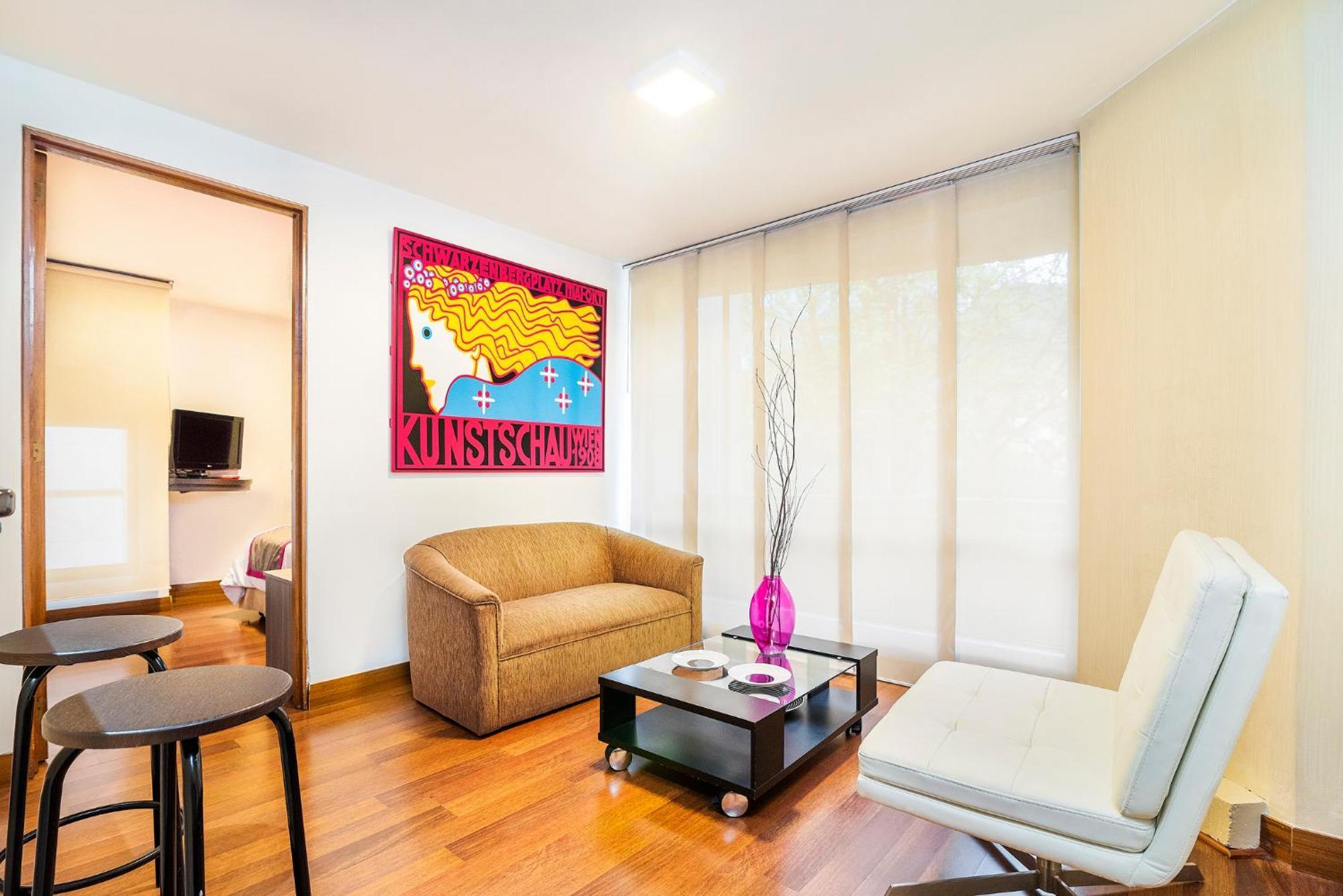 Lloyds Apartasuites Parque 93 Apartahotel Bogotá