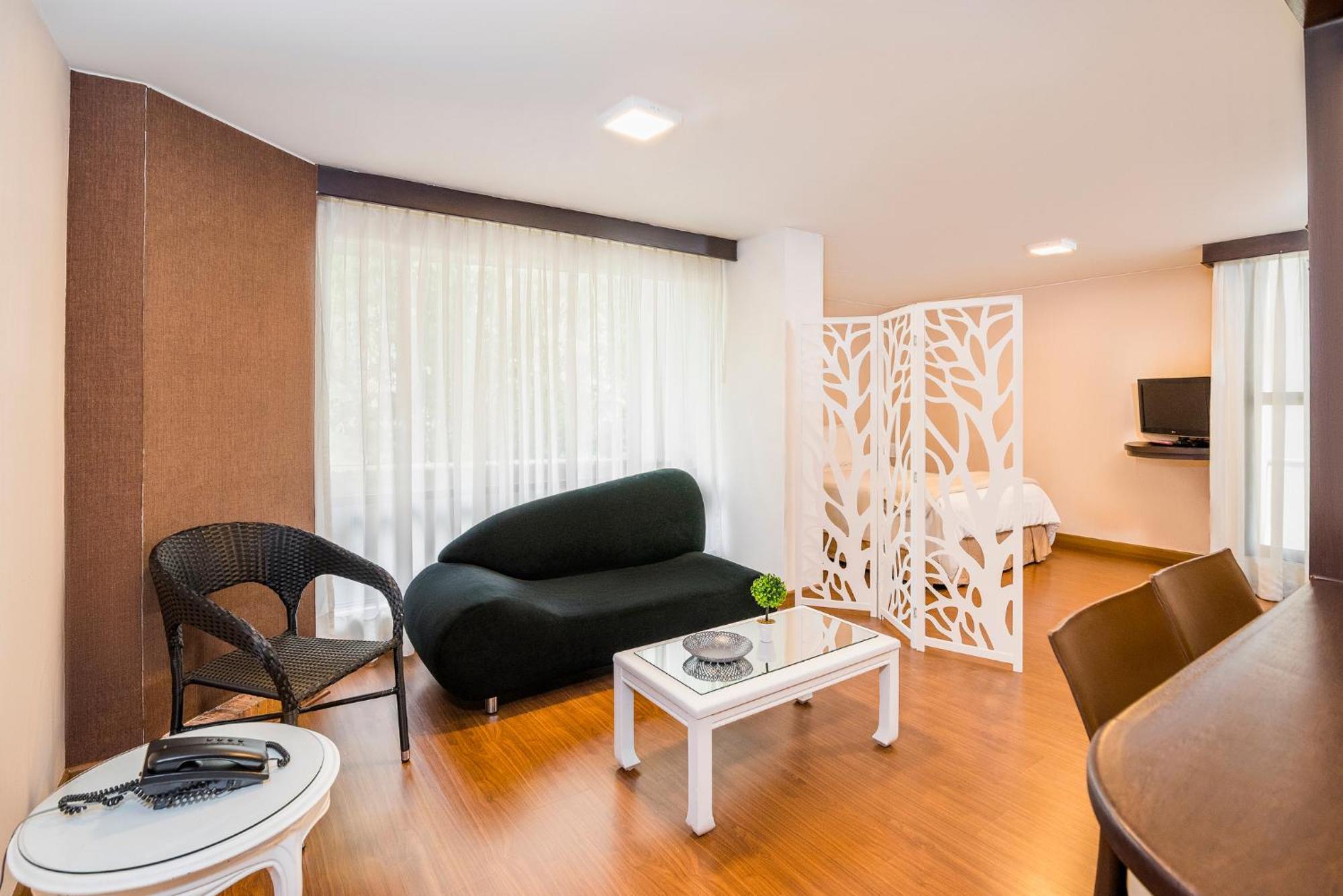 Lloyds Apartasuites Parque 93 Apart-hotel