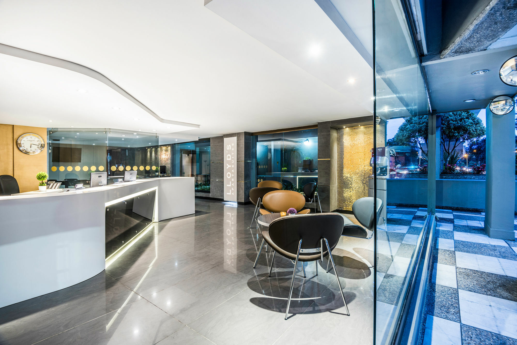 Apart-hotel Lloyds Apartasuites Parque 93